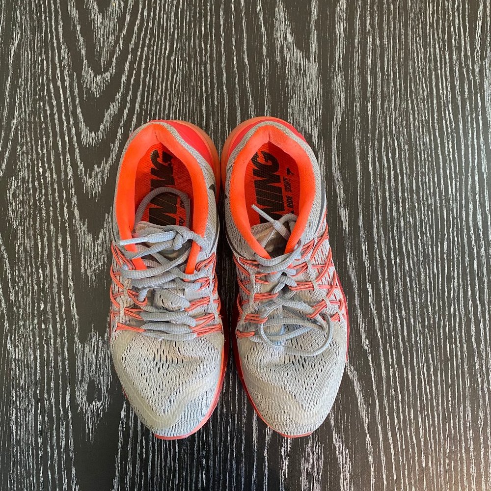 Nike Air Max Tennis Shoes